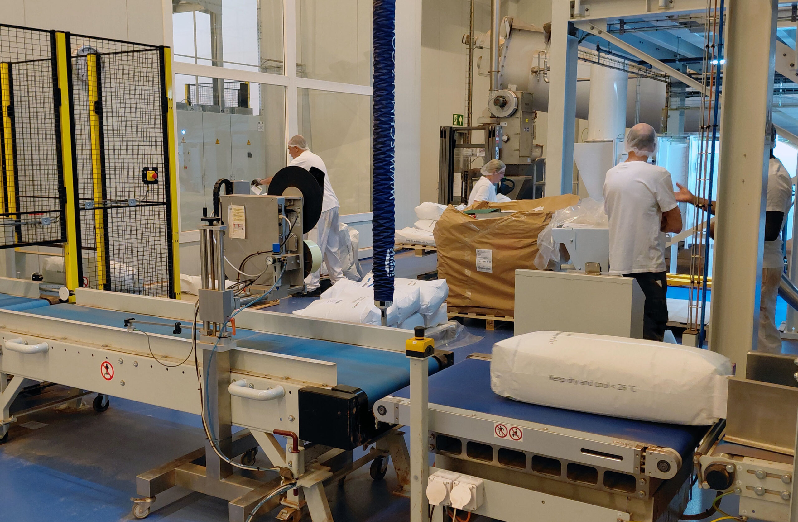 Absack- und Palettieranlage für 25-kg-Kakaopulver-Säcke
